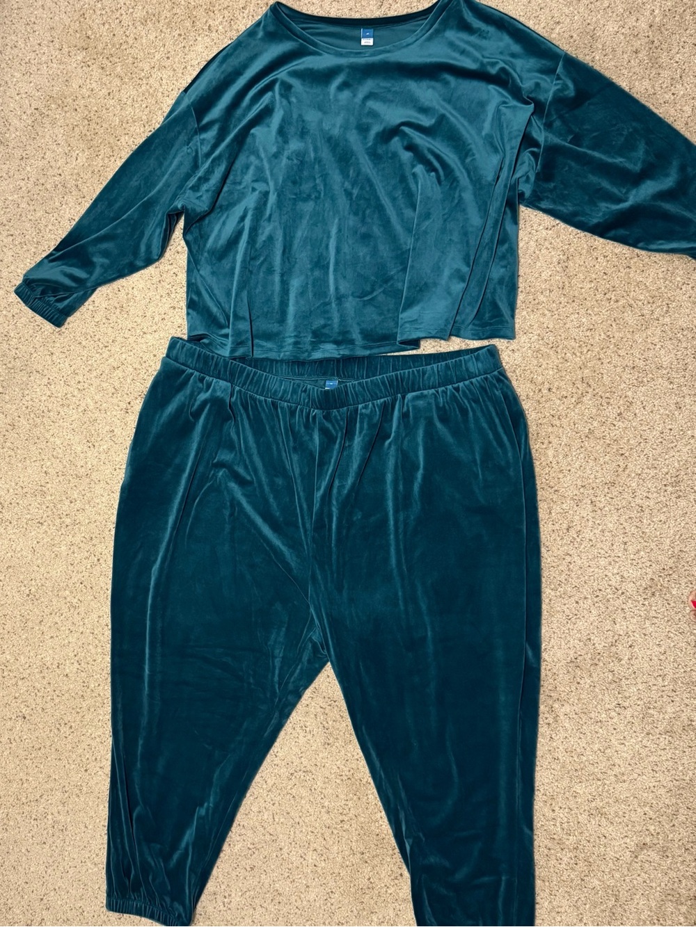 Old Navy velour matching set (size 4x)